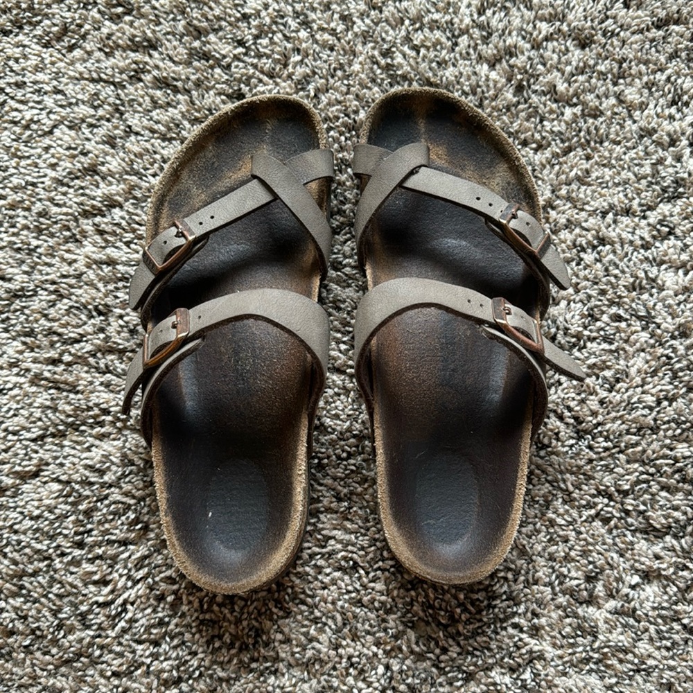 Girls Birkenstocks size 34